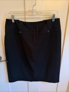 Black Women's Classic Pencil Skirt - size 10, Made in Canada